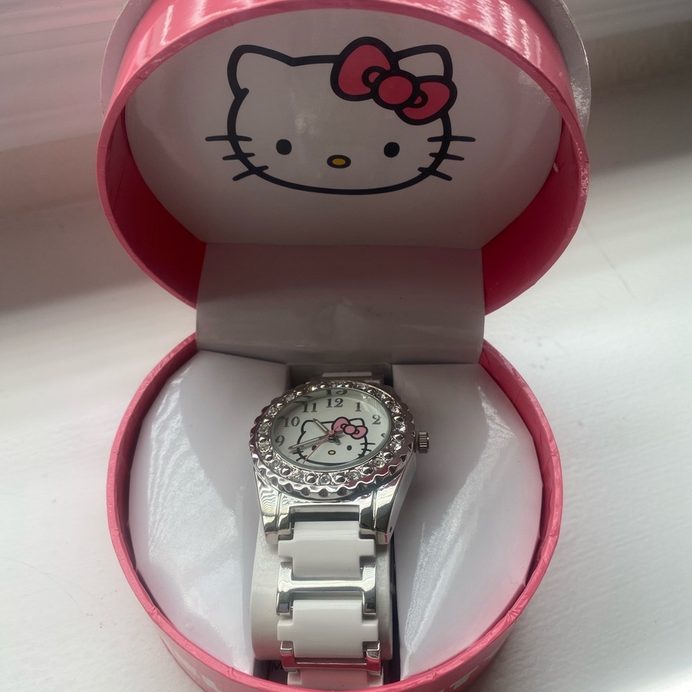 BRAND NEW Hello Kitty Watch